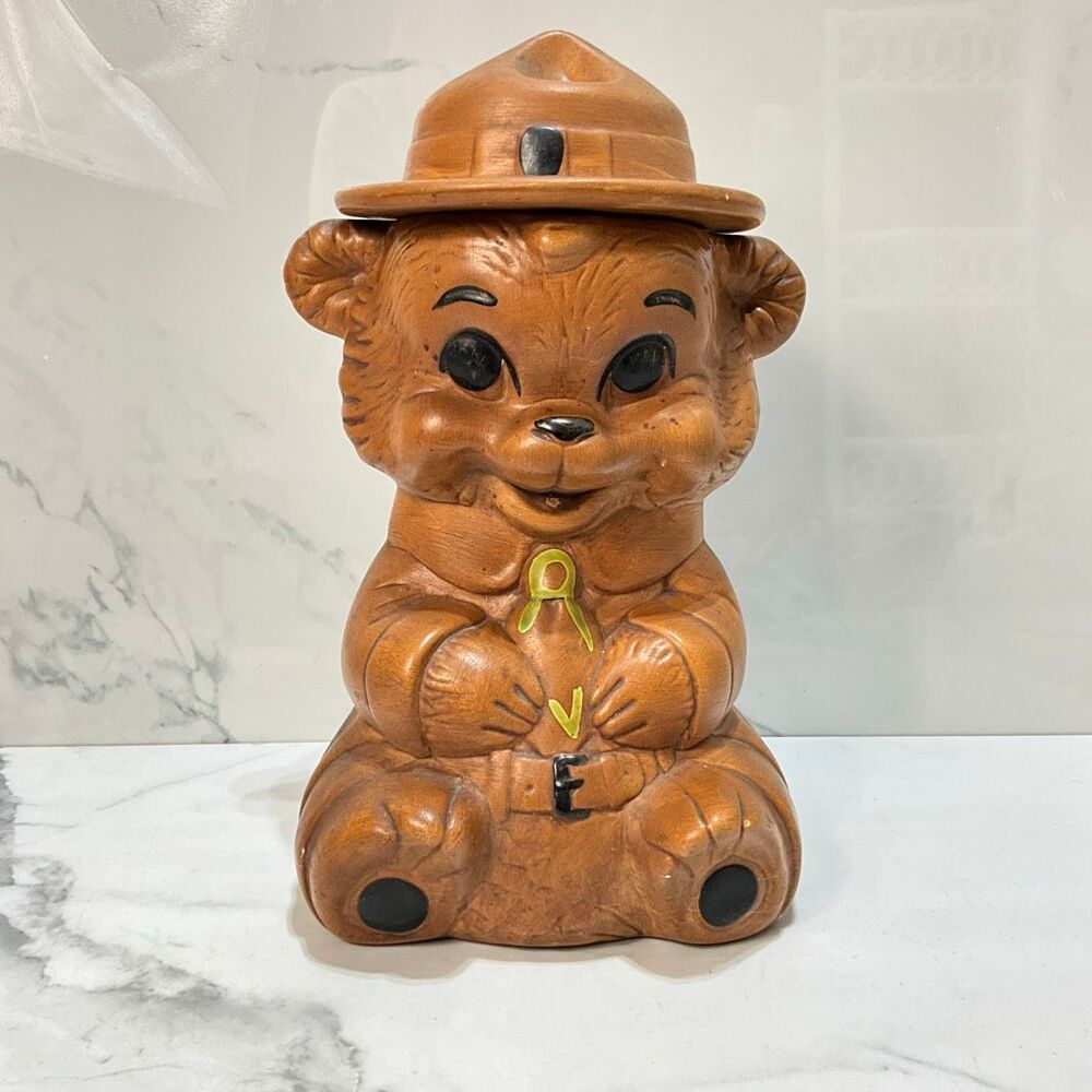 VINTAGE Twin Winton Smokey The Bear Cookie Jar